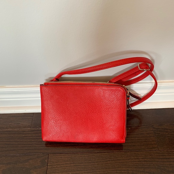 CROSSBODY RED PURSE - 🌸3/$30🌸 - Picture 1 of 9